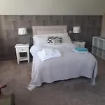 Magnificent House Bed No2 Double Landhuis