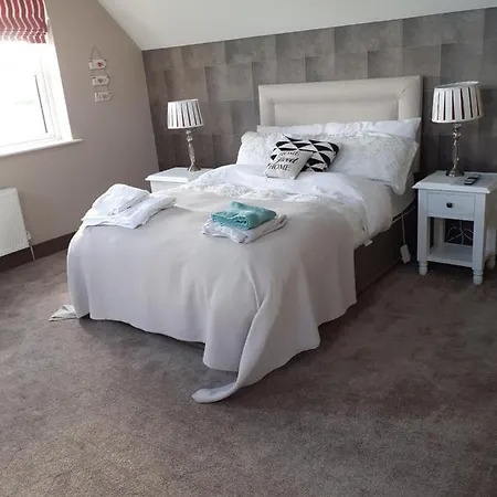 Magnificent House Bed No2 Double Landhuis *
