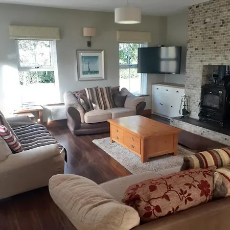 Magnificent House Bed No2 Double Летний дом *