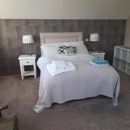 Magnificent House Bed No2 Double Landhuis
