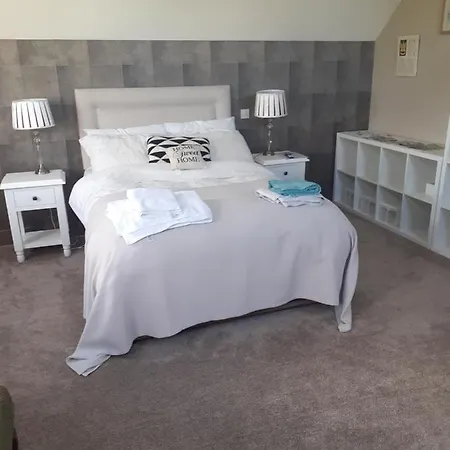 Magnificent House Bed No2 Double Nobber